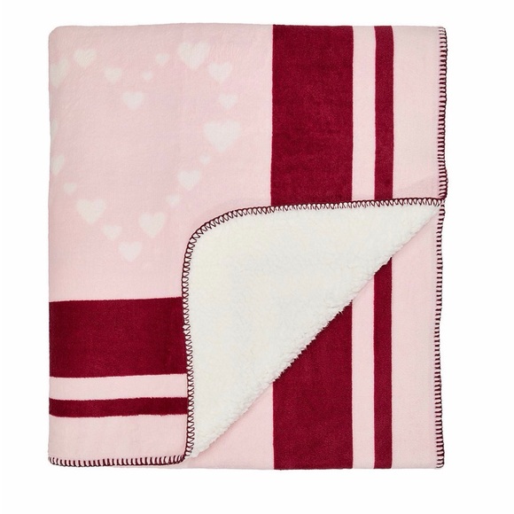 Victoria Secret Heart Cozy Fleece Throw Blanket - Picture 2 of 4